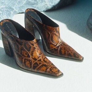Bottega Veneta mules